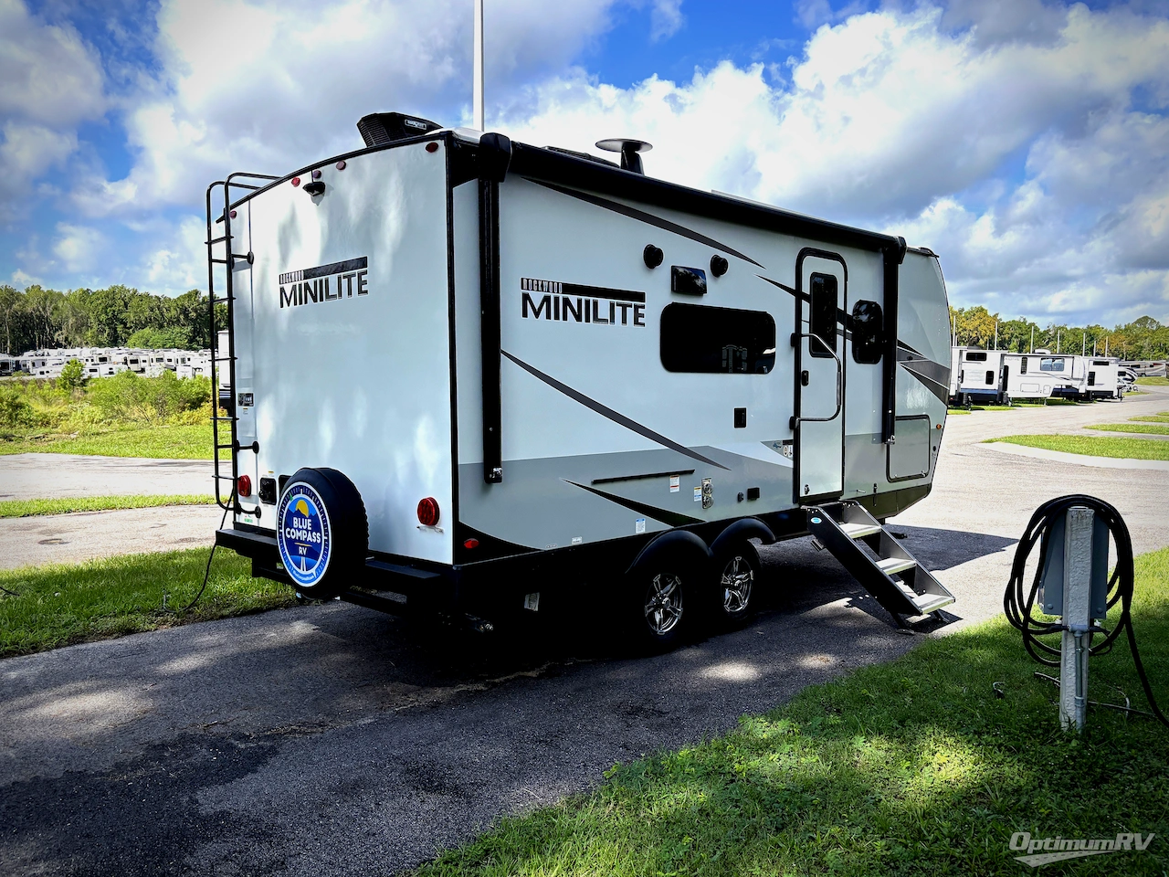 2023 Forest River Rockwood Mini Lite 2104S Photo 2