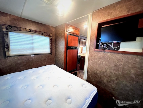 2013 Thor Four Winds 28Z RV Photo 4