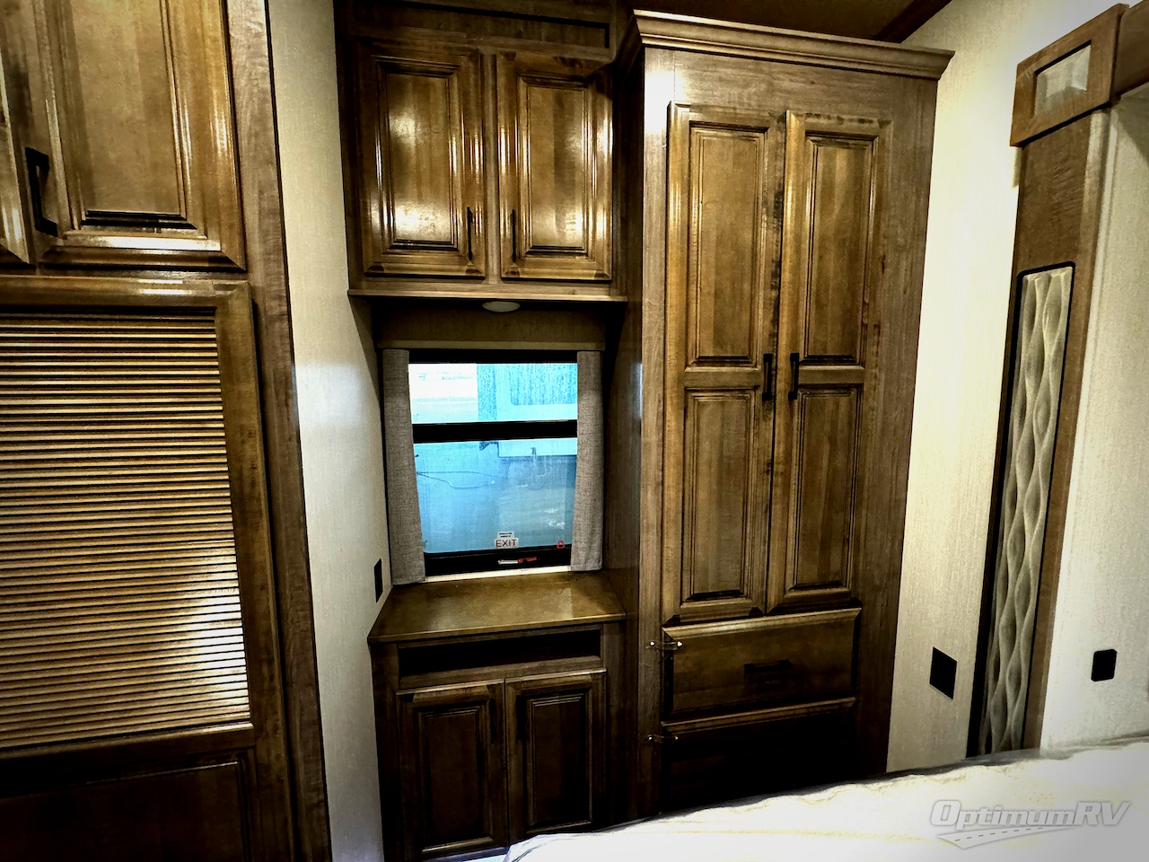 2021 Forest River Cedar Creek Champagne Edition 38EFK Photo 7