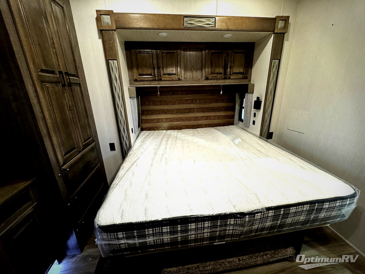 2021 Forest River Cedar Creek Champagne Edition 38EFK Photo 5