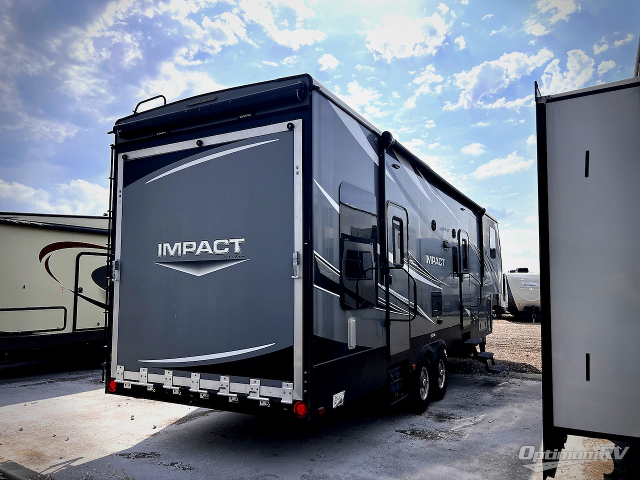 2016 Keystone Impact 311 Photo 2