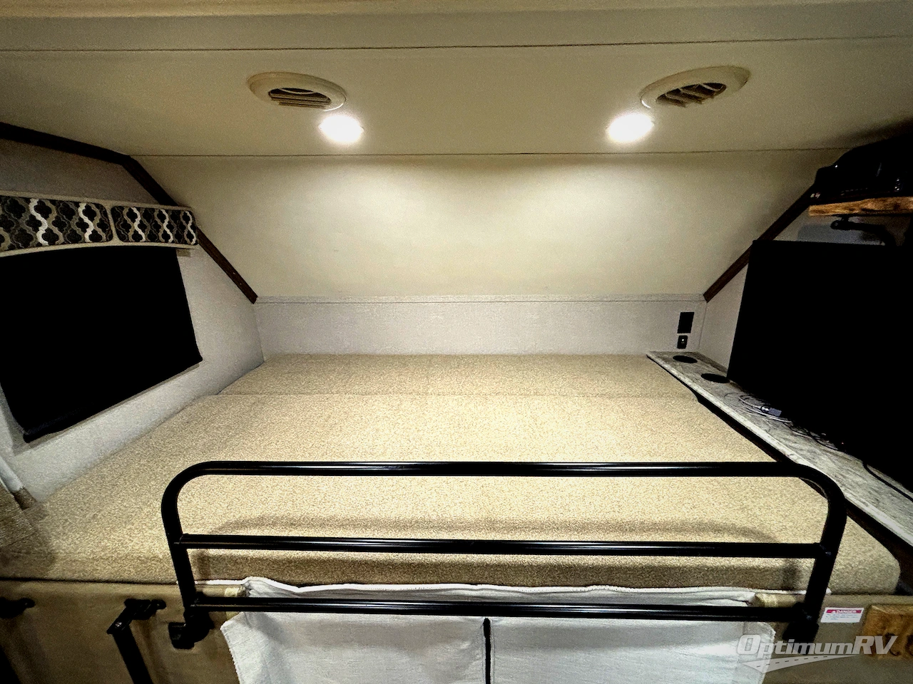 2020 Dynamax Isata 5 28SS Photo 11