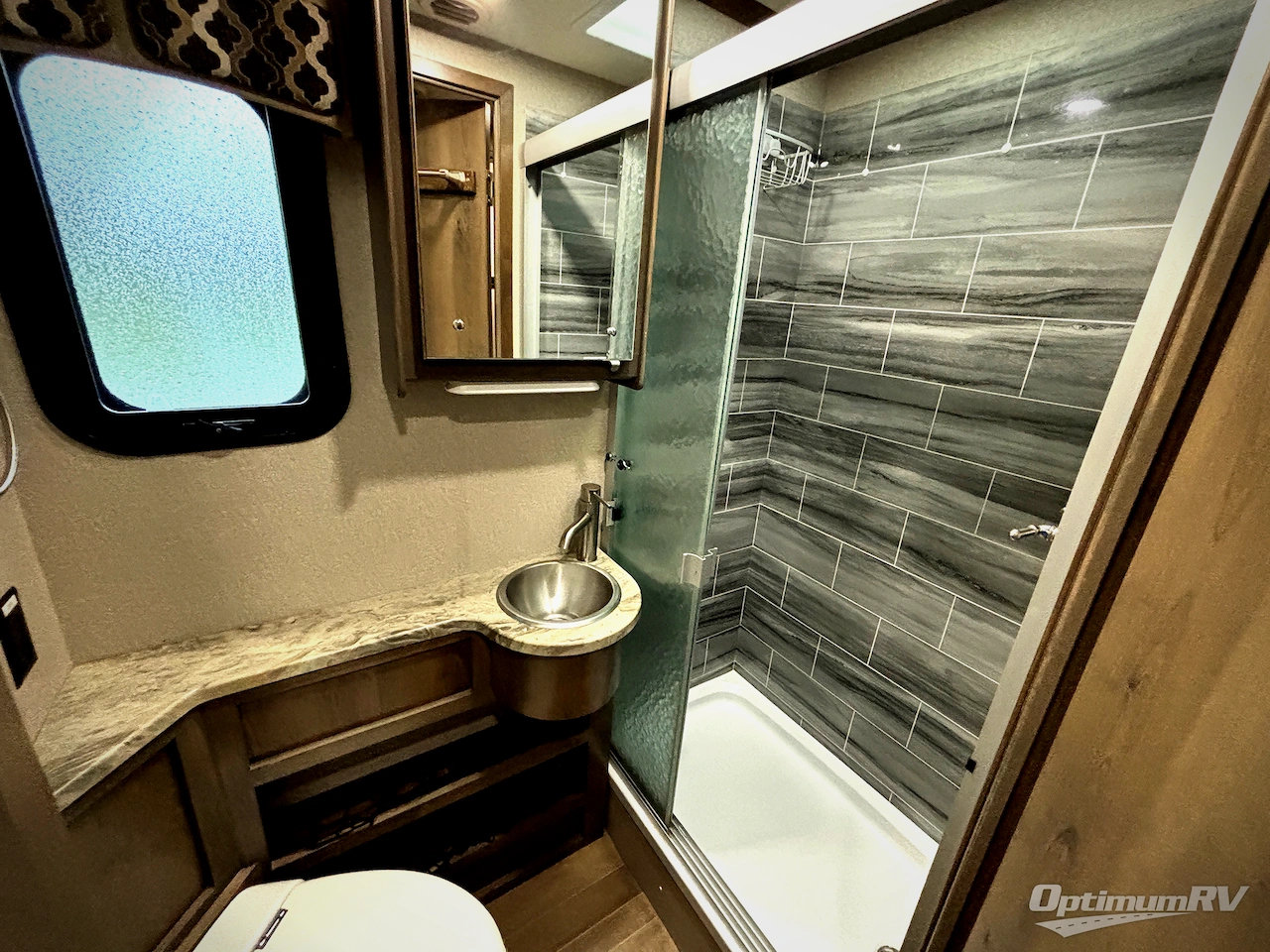 2020 Dynamax Isata 5 28SS Photo 16