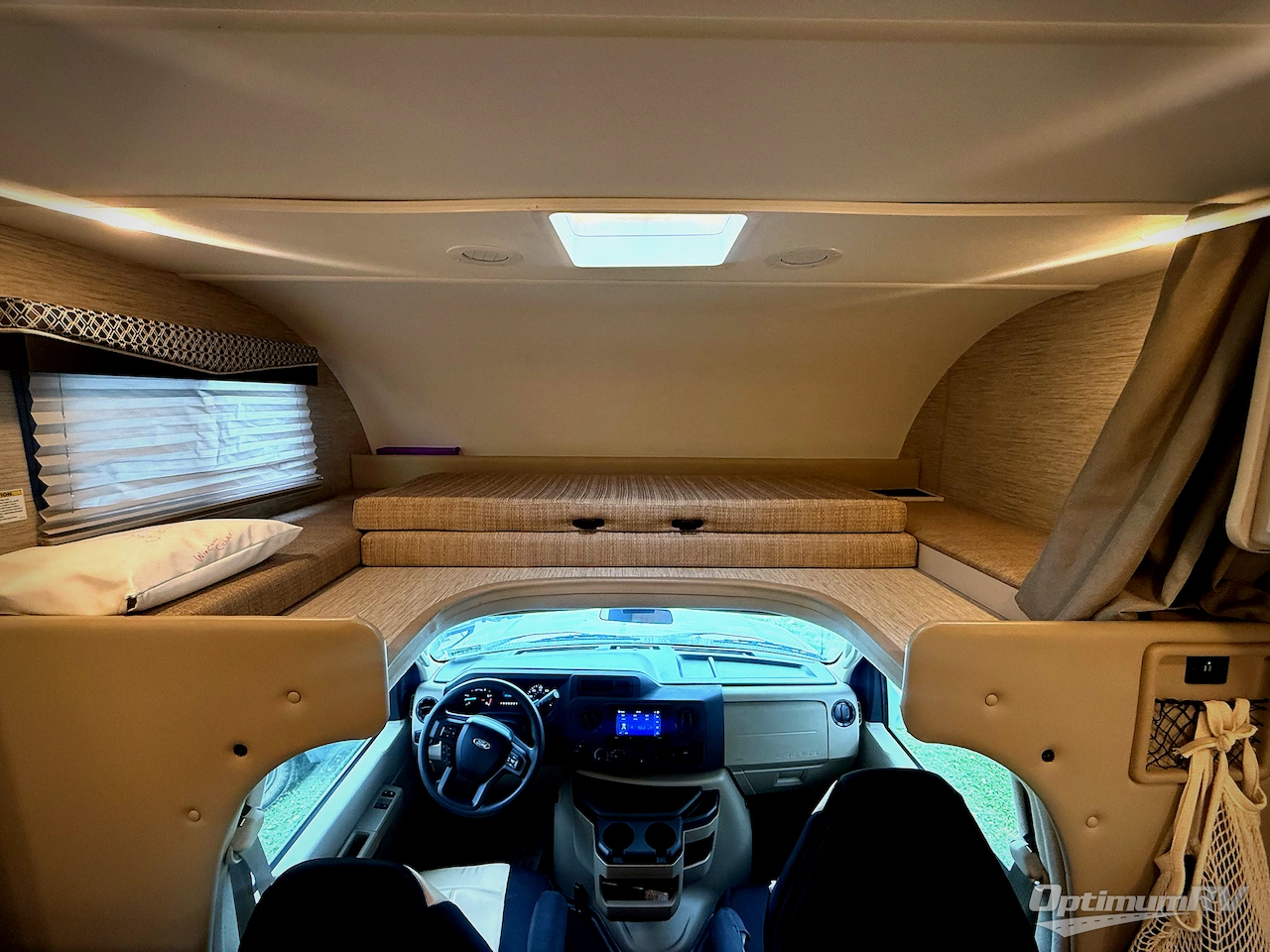 2023 Thor Chateau 31EV Photo 7