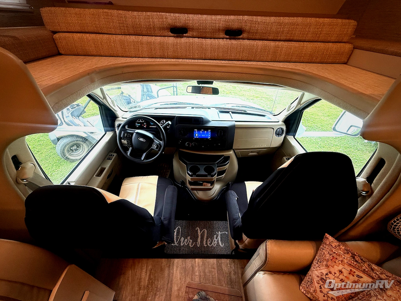 2023 Thor Chateau 31EV Photo 8