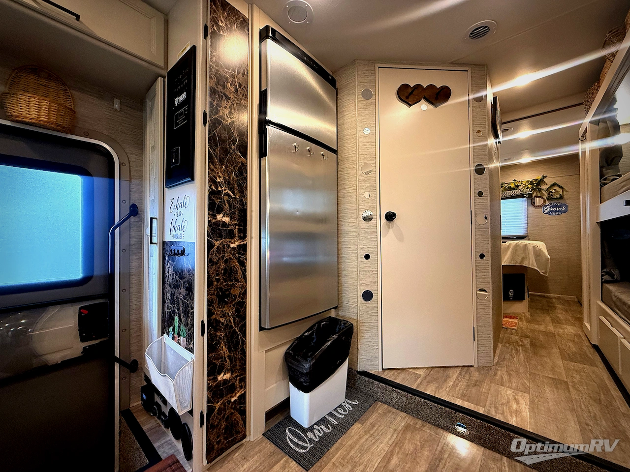 2023 Thor Chateau 31EV Photo 18