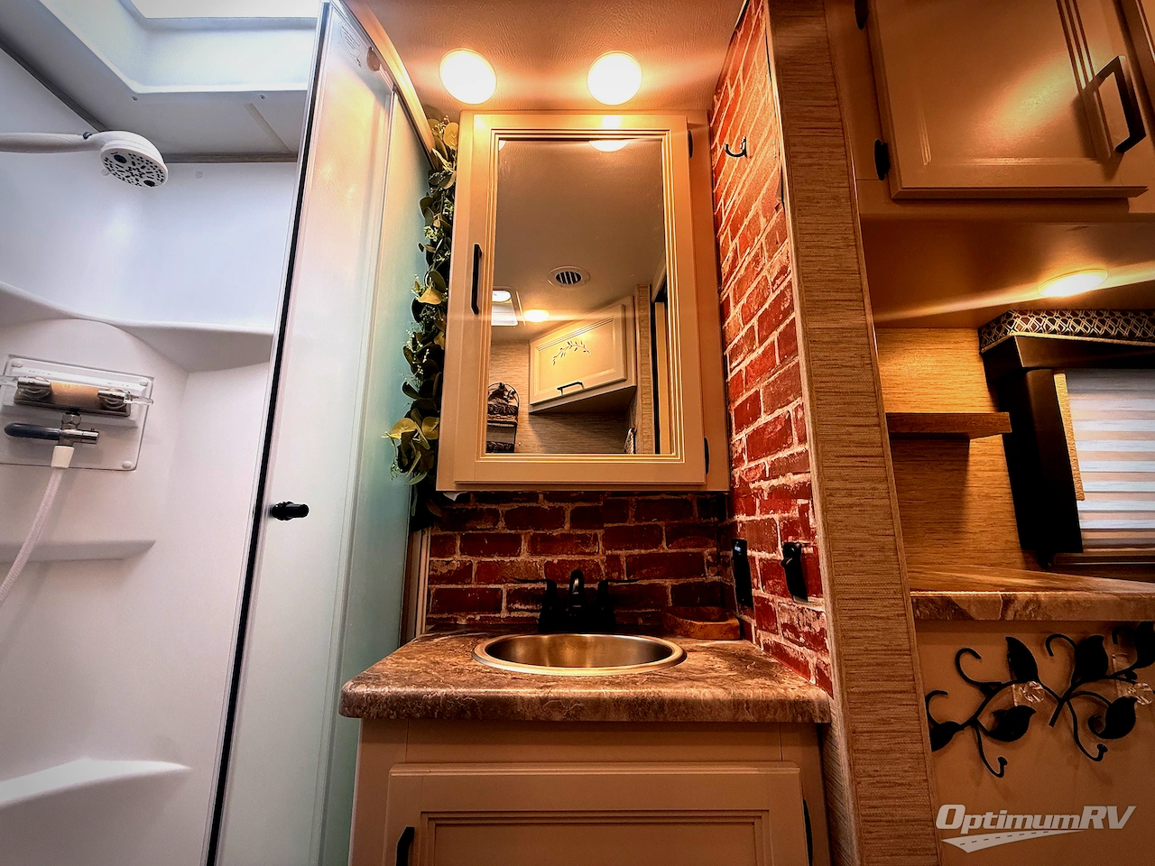 2023 Thor Chateau 31EV Photo 22