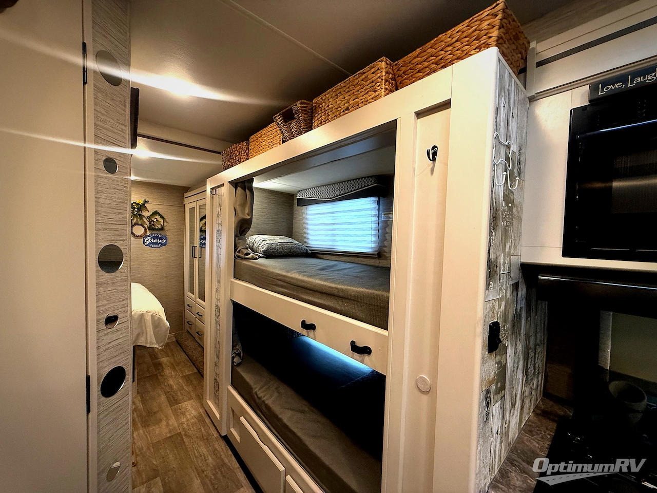 2023 Thor Chateau 31EV Photo 23