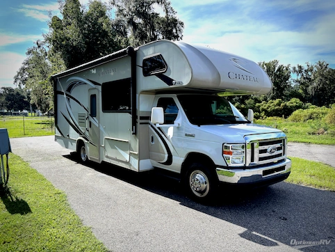 Used 2018 Thor Chateau 26B Featured Photo