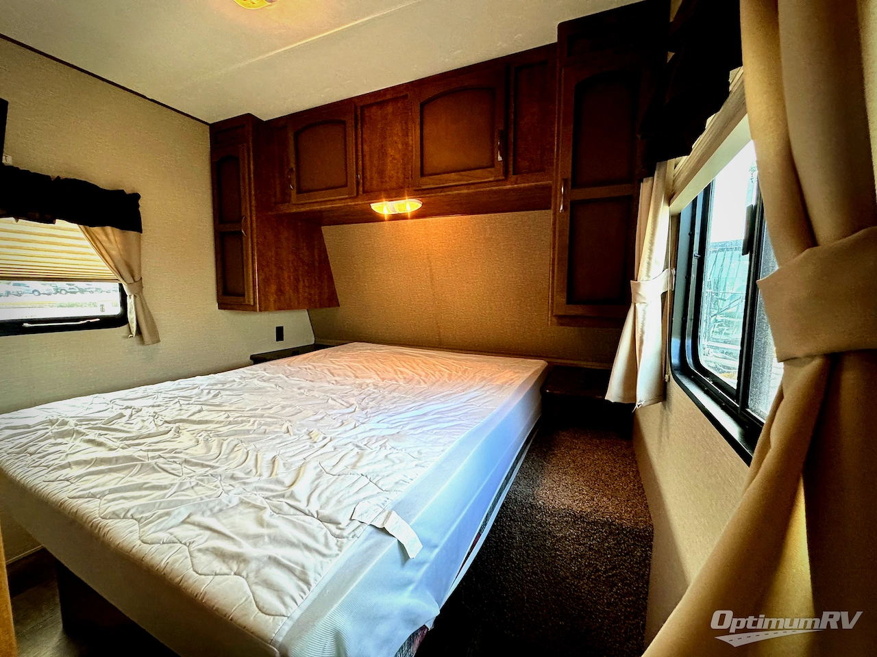 2015 CrossRoads Zinger ZT27RL Photo 10