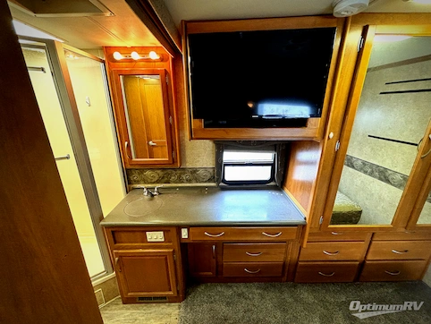 2004 Fleetwood Pace Arrow 35B RV Photo 3