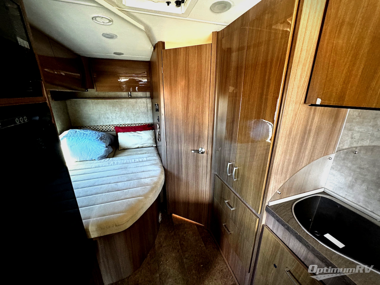 2015 Itasca Viva 23L Photo 10