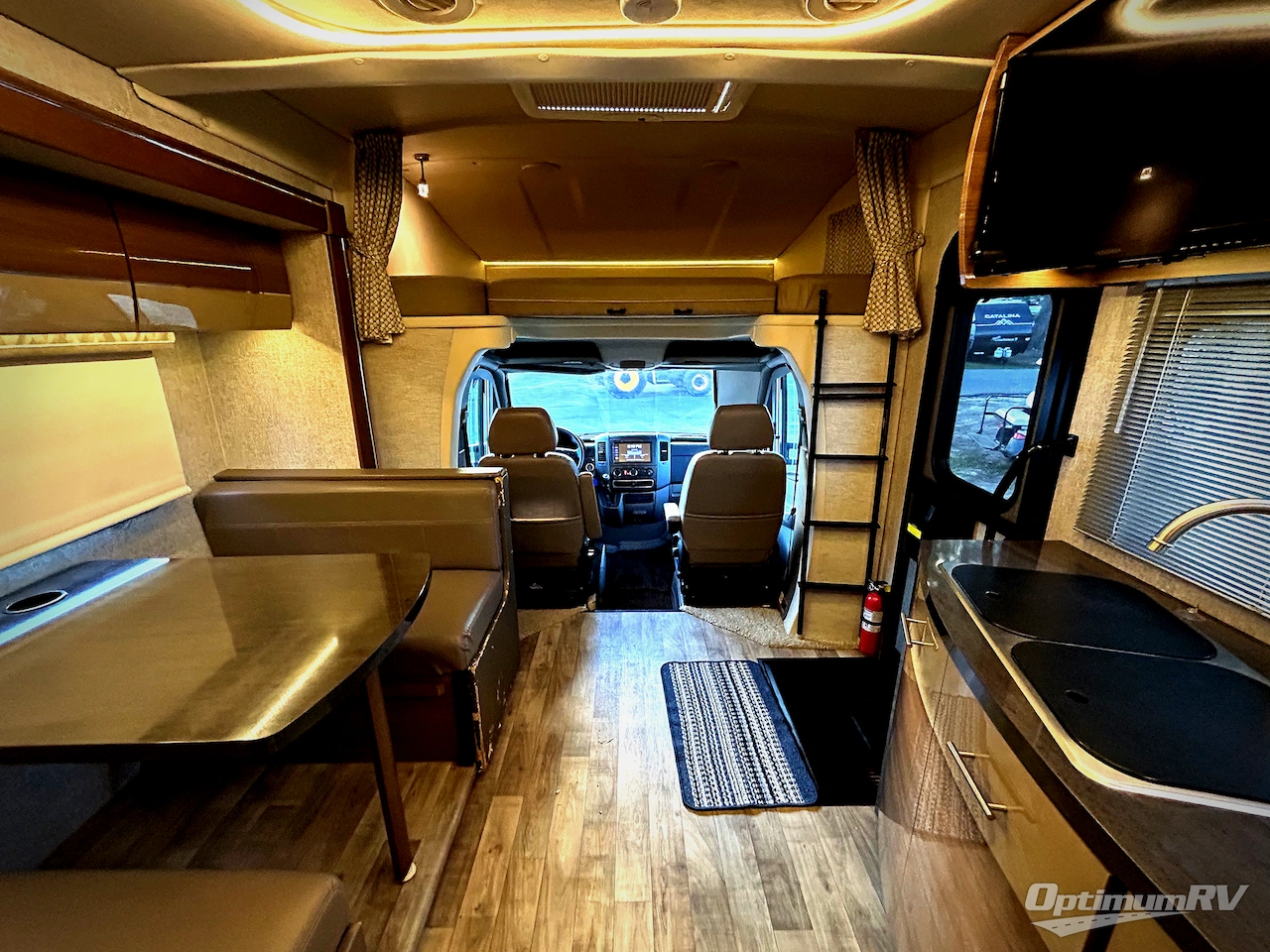 2016 Itasca Navion 24G Photo 5