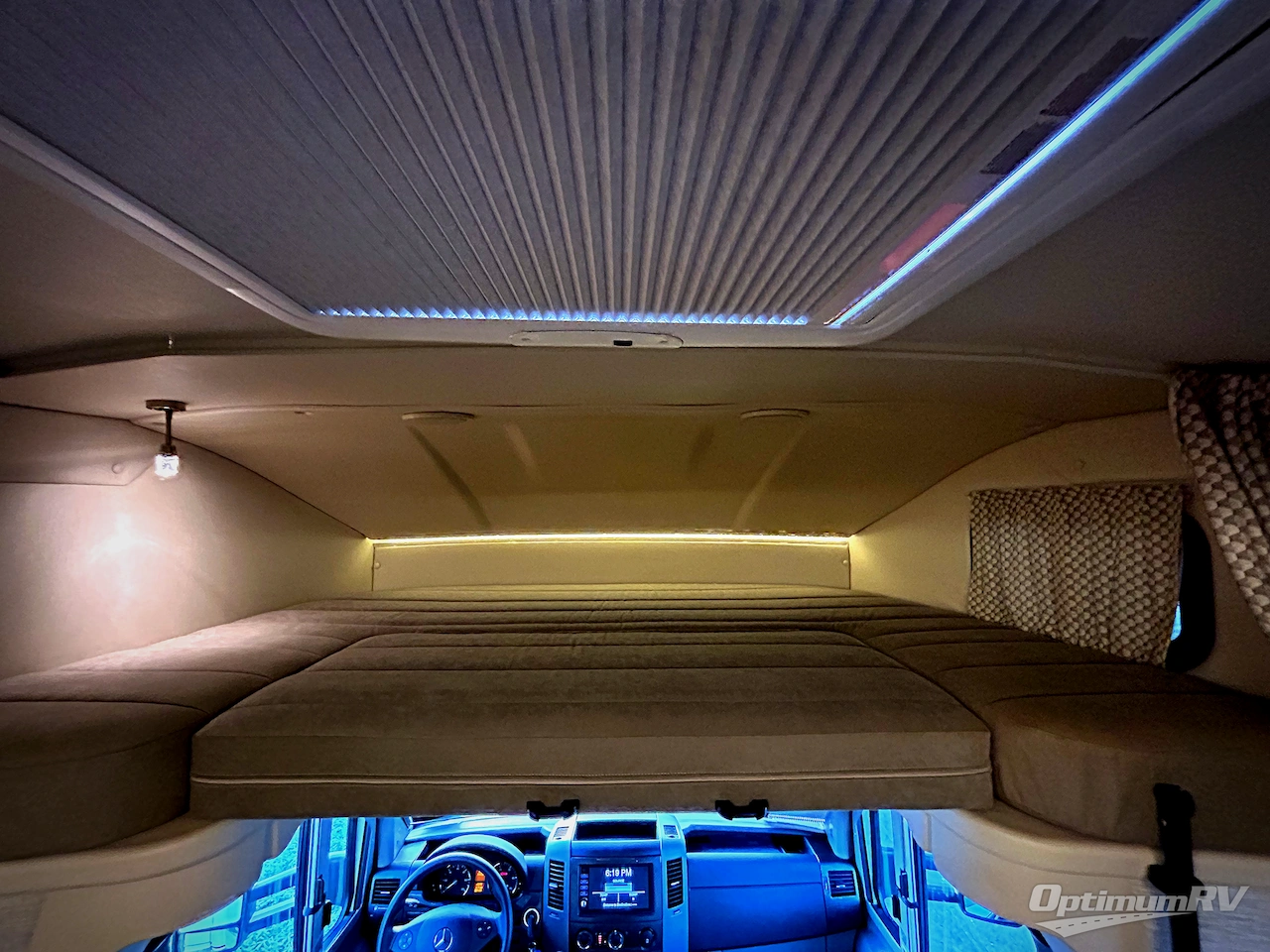 2016 Itasca Navion 24G Photo 11