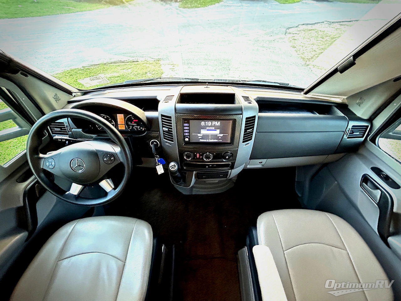 2016 Itasca Navion 24G Photo 8