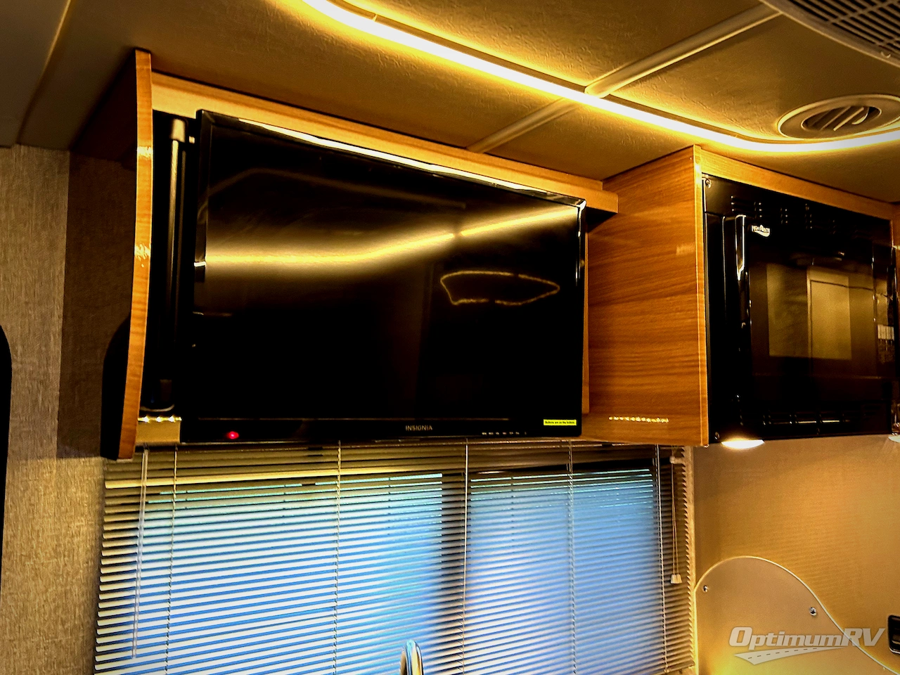 2016 Itasca Navion 24G Photo 14