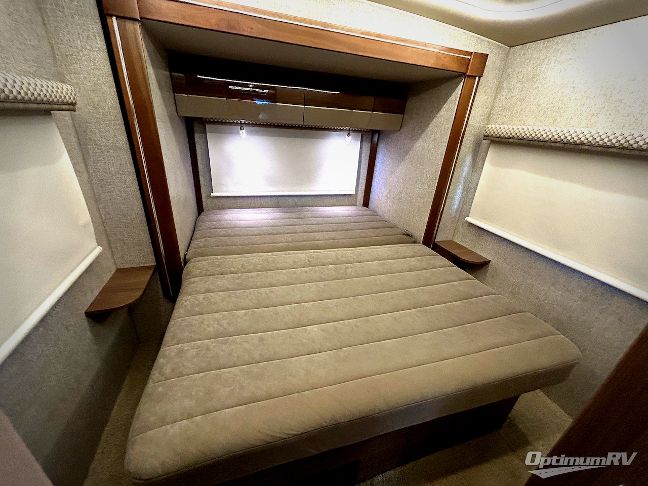 2016 Itasca Navion 24G Photo 16