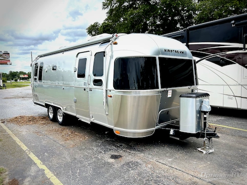 Used 2019 Airstream Flying Cloud 26RB TWIN Featured Photo