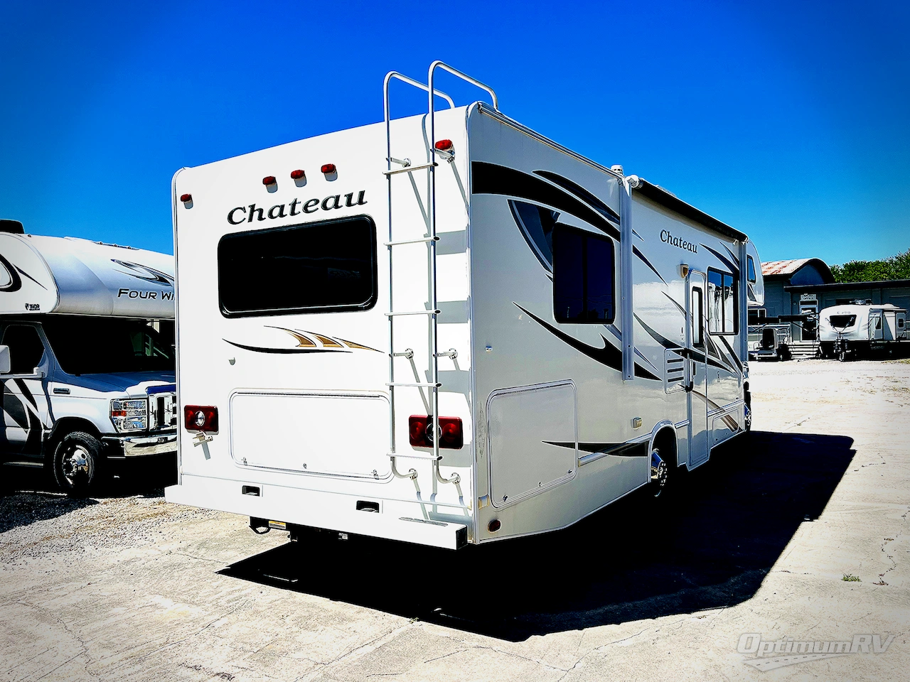 2011 Four Winds Chateau 28A Photo 2