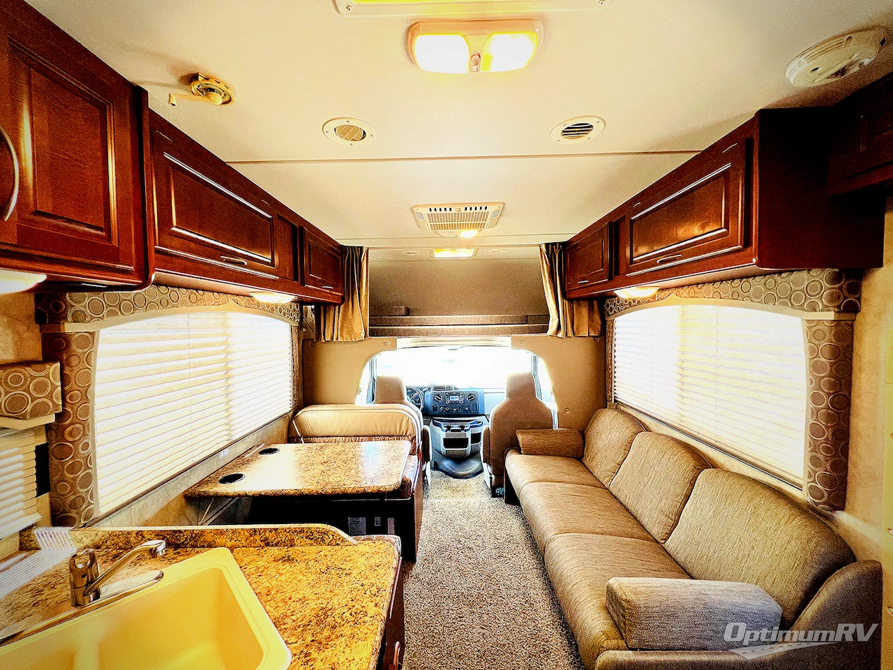 2011 Four Winds Chateau 28A Photo 4