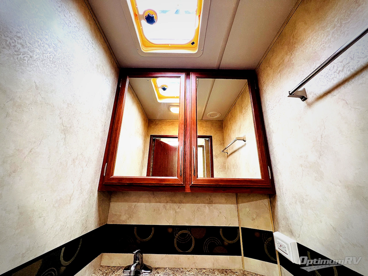 2011 Four Winds Chateau 28A Photo 18