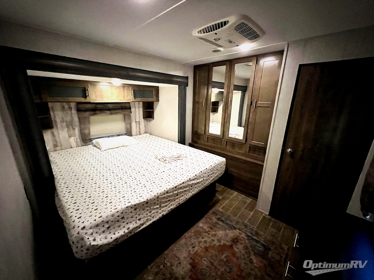 2021 Palomino Puma Destination 39DBT Photo 6