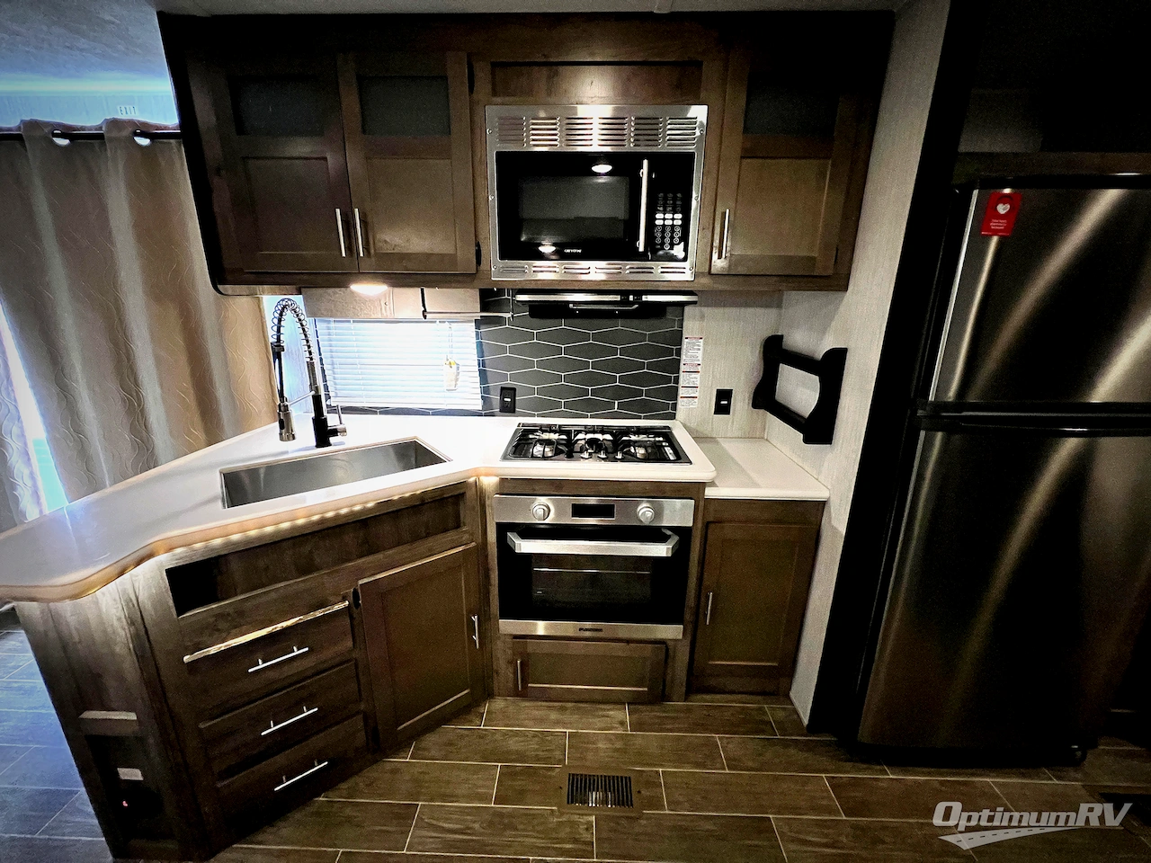 2021 Palomino Puma Destination 39DBT Photo 18