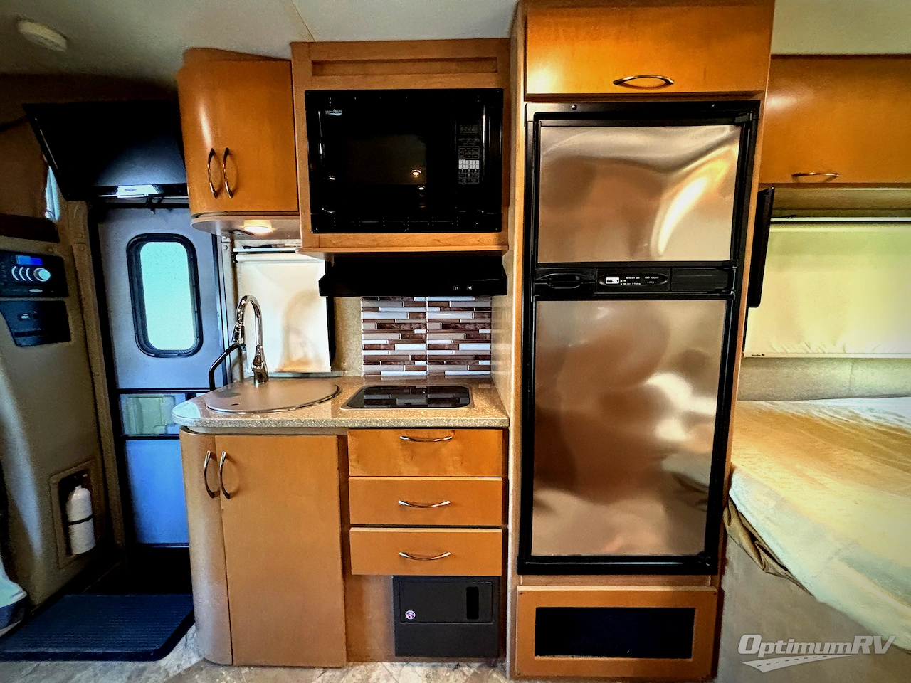 2015 Thor Siesta Sprinter 24SA Photo 6