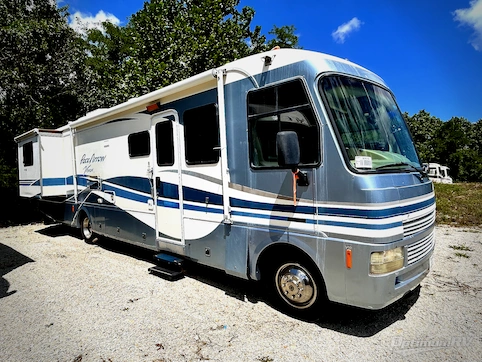 Used 1999 Fleetwood Pace Arrow Vision 36B Featured Photo
