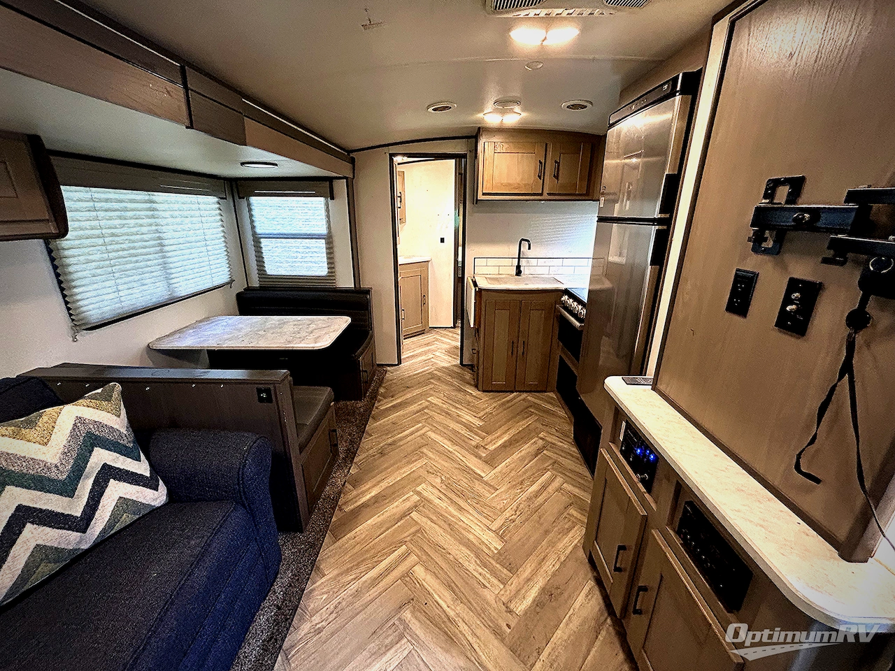 2021 Cruiser Shadow Cruiser 327BHS Photo 4