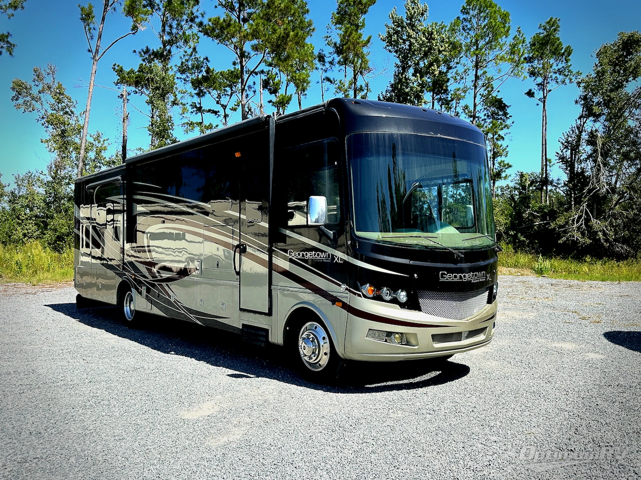 2016 Forest River Georgetown XL 369DS Photo 1