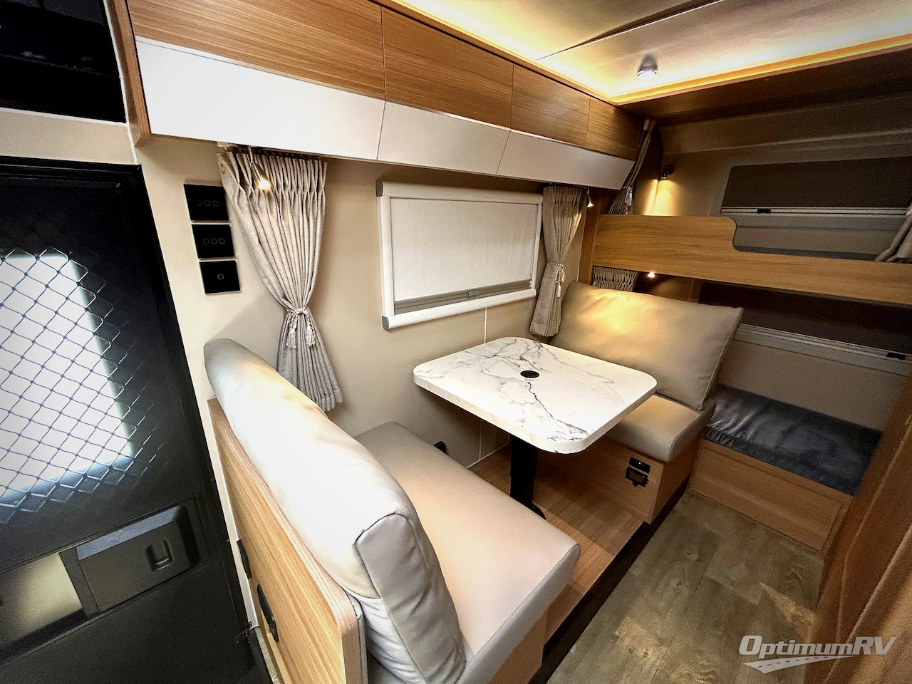 2025 Black Series Camper Black Series Camper HQ17 Photo 10