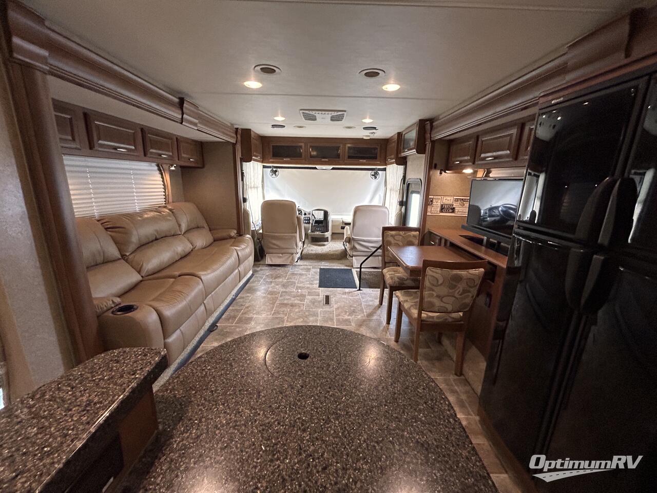 2013 Thor Challenger 37GT Photo 6