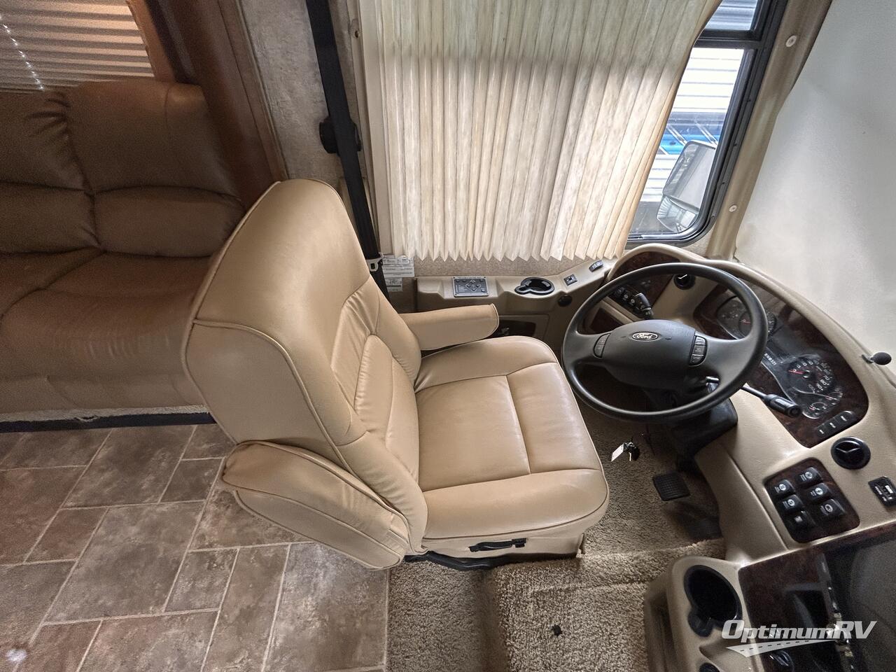 2013 Thor Challenger 37GT Photo 2