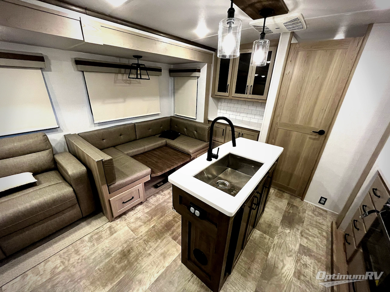 2024 Forest River Rockwood Signature 8336BH Photo 6