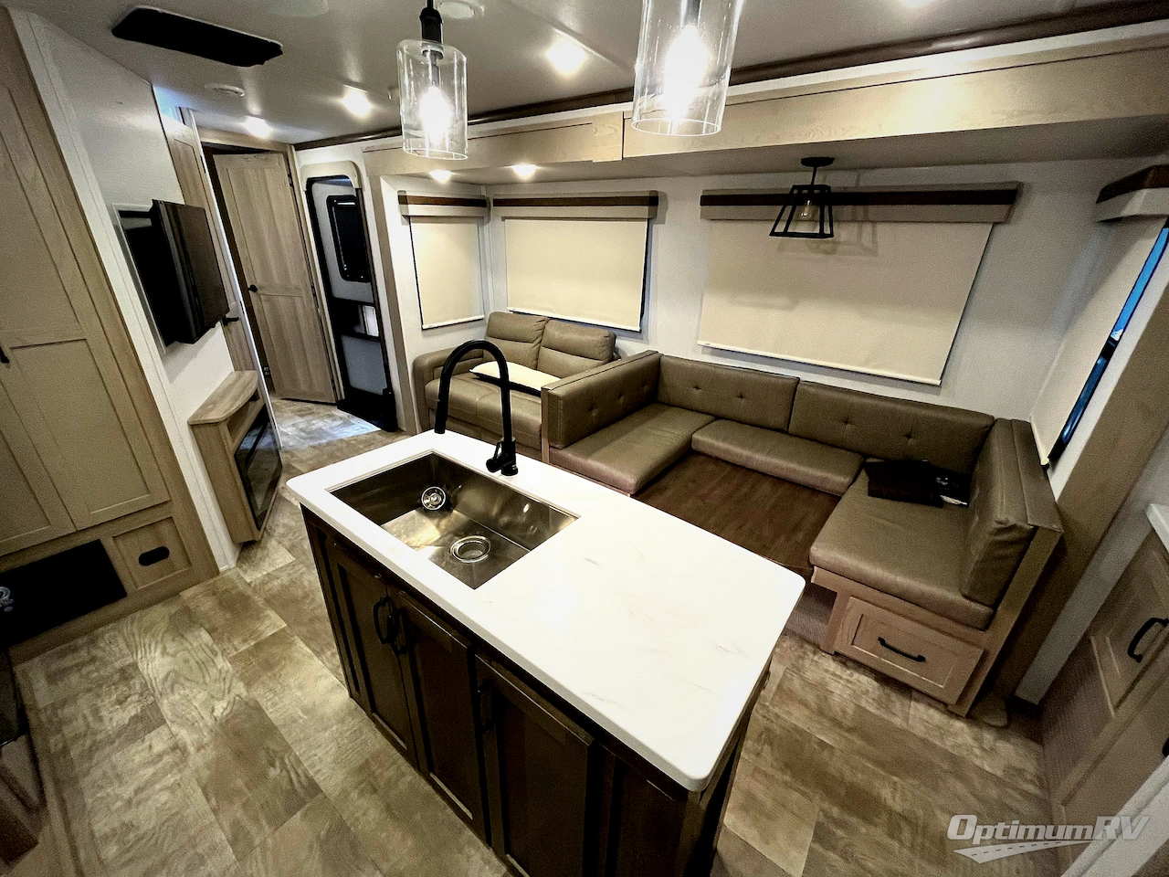 2024 Forest River Rockwood Signature 8336BH Photo 7