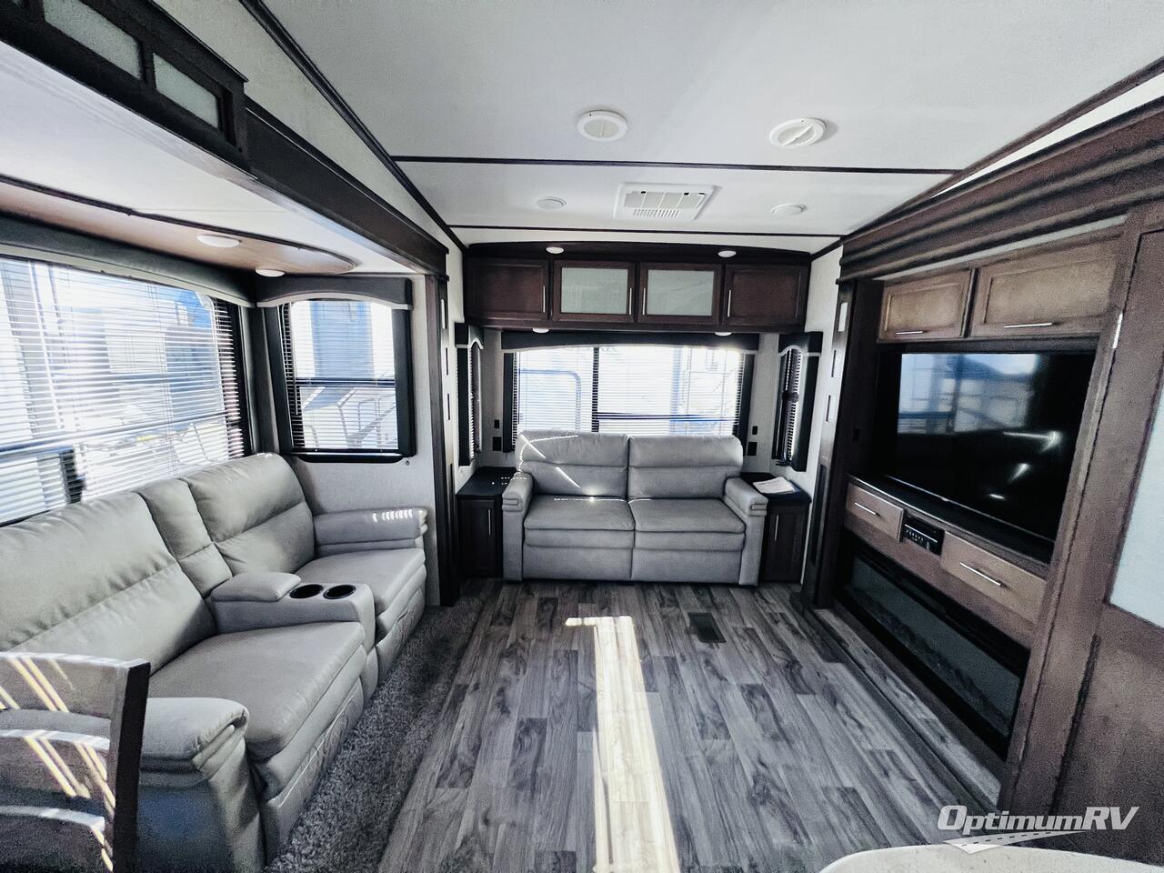 2019 Keystone Cougar 361RLW Photo 6