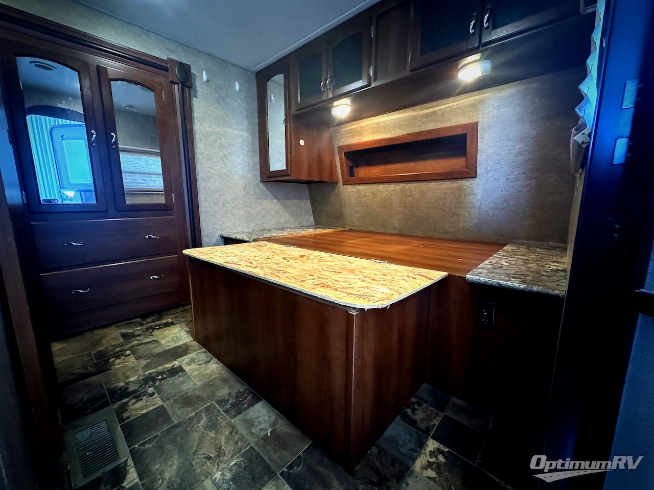 2015 Prime Time LaCrosse 311RLS Photo 10