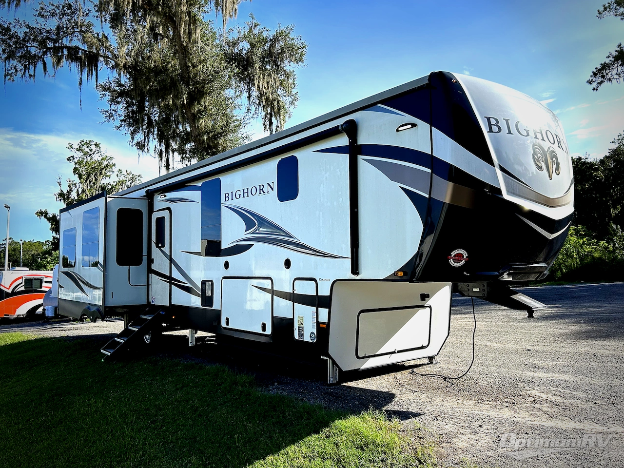 2021 Heartland Bighorn 3870FB Photo 1
