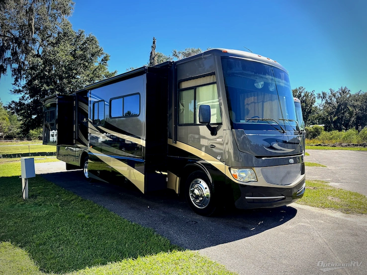 2013 Itasca Sunova 33C RV Photo 1