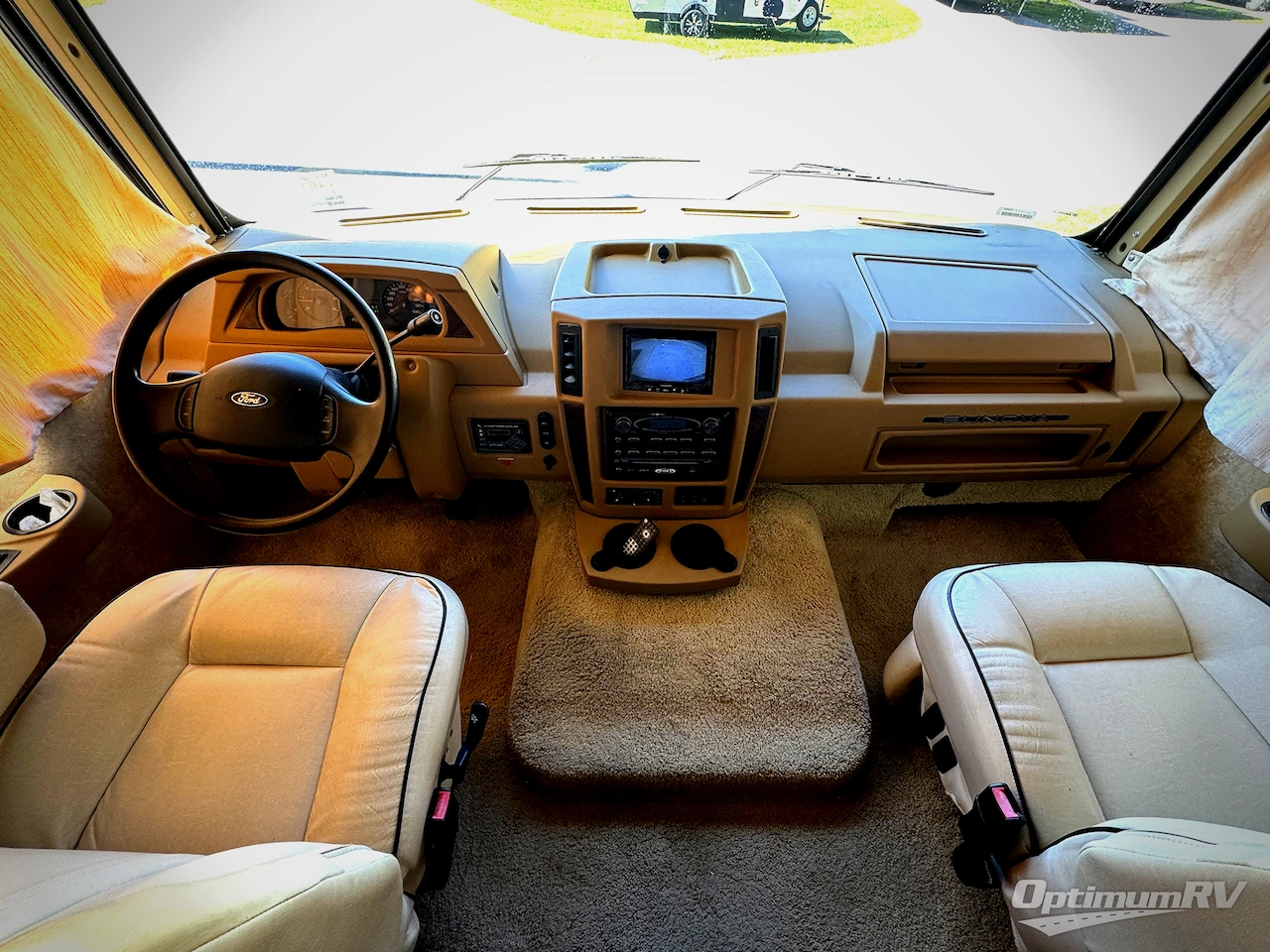 2013 Itasca Sunova 33C Photo 6