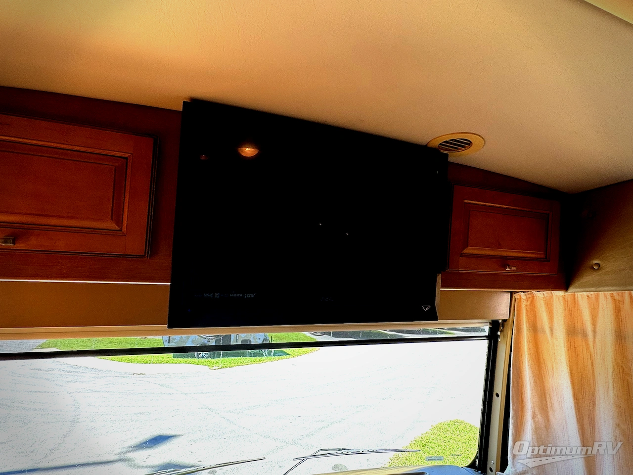 2013 Itasca Sunova 33C Photo 8