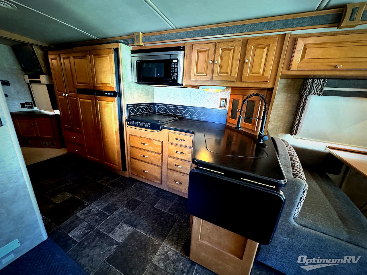 2013 Itasca Sunova 33C Photo 12