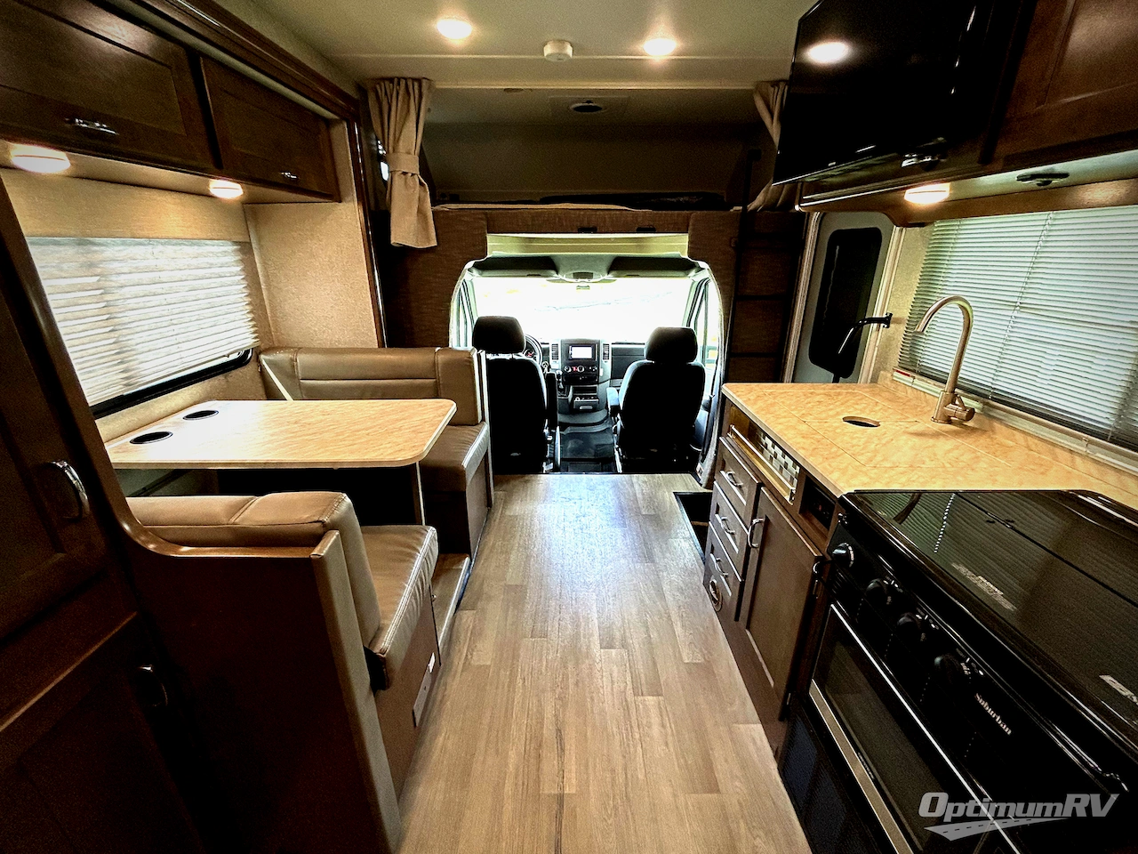 2020 Winnebago Vita 24F Photo 4