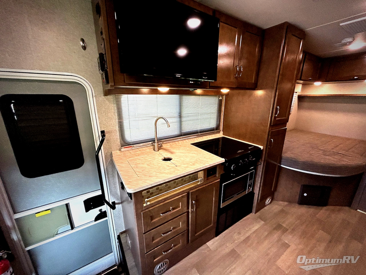 2020 Winnebago Vita 24F Photo 10
