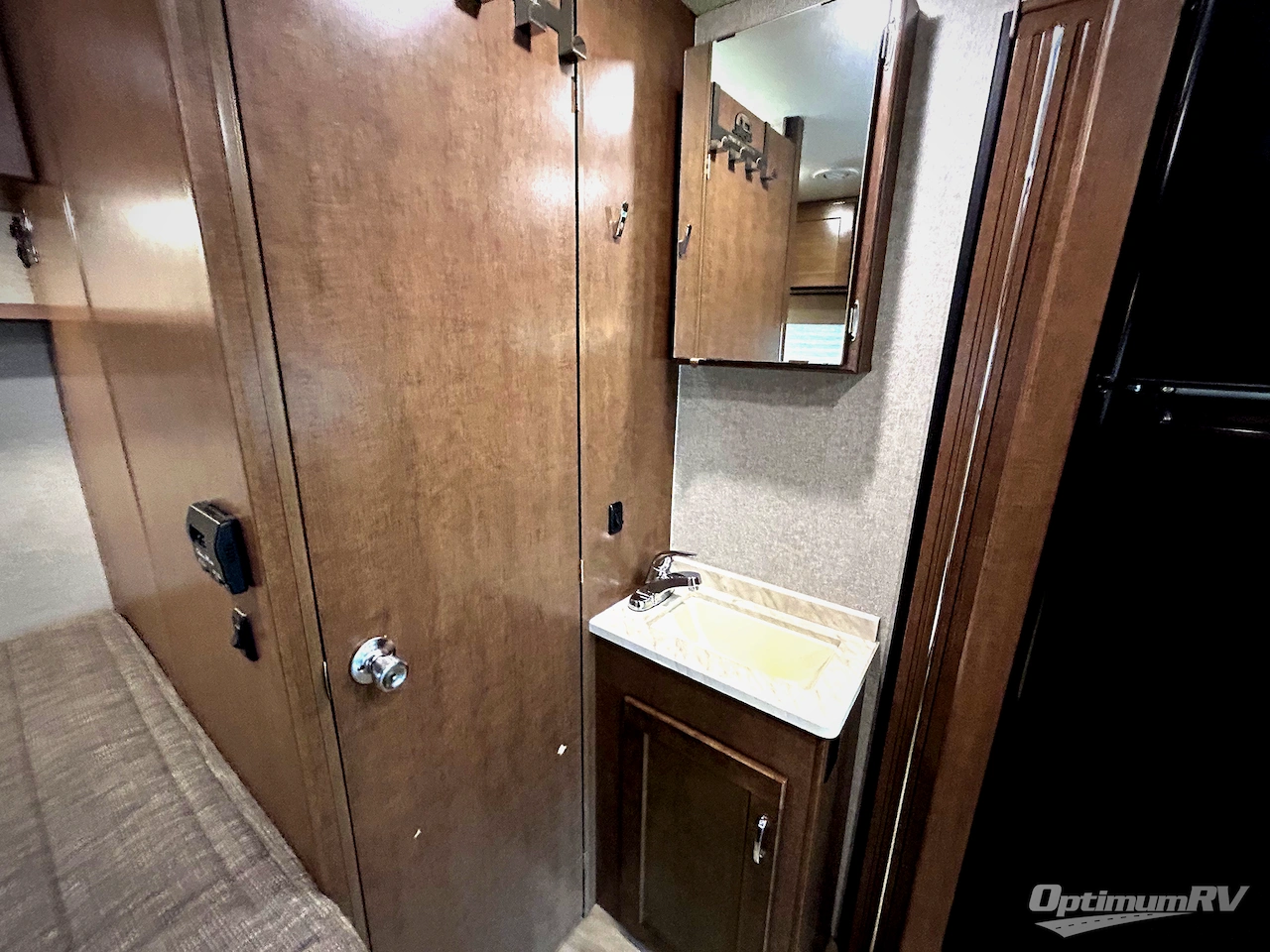 2020 Winnebago Vita 24F Photo 15