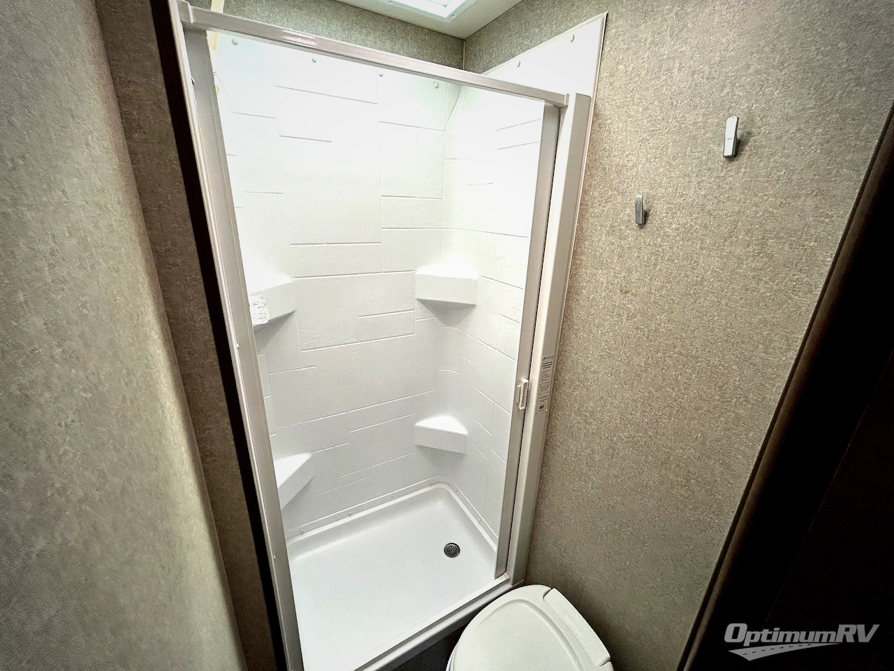 2020 Winnebago Vita 24F Photo 16