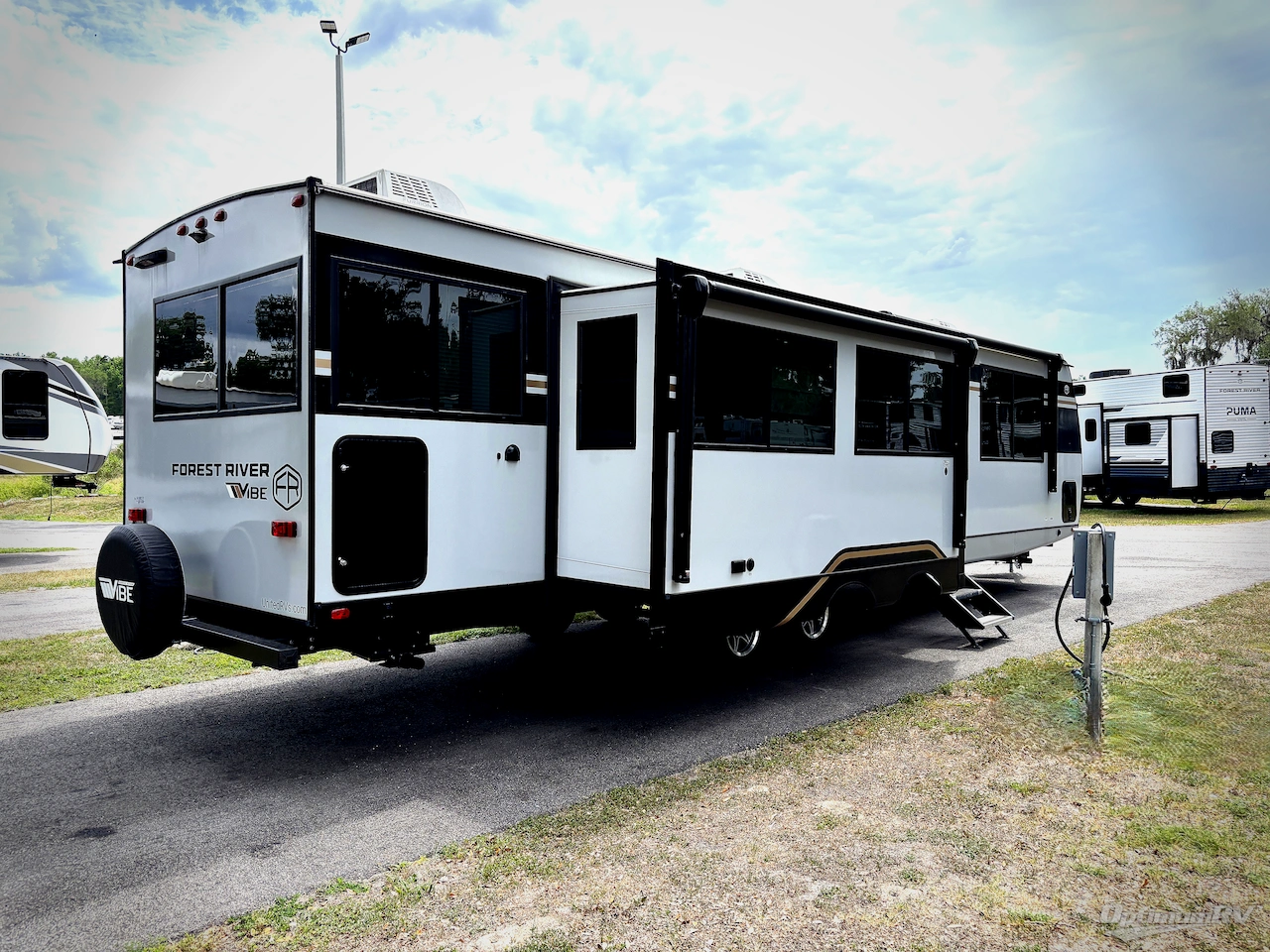 2025 Forest River Vibe 3400SB Photo 2
