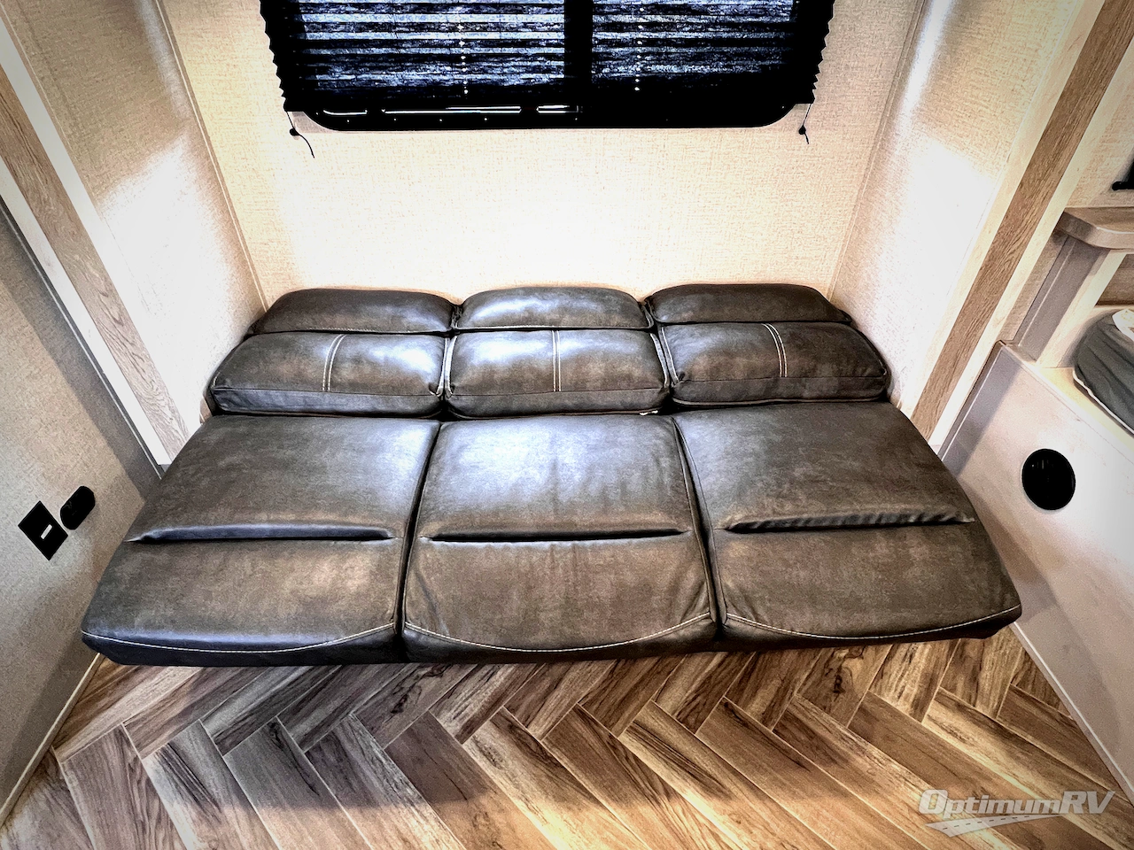 2021 Dutchmen Coleman Rubicon 1608RB Photo 8