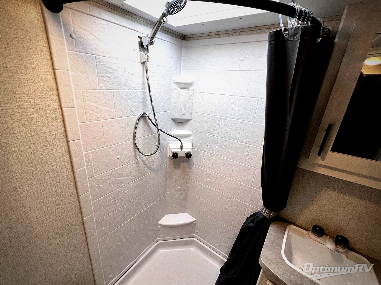 2021 Dutchmen Coleman Rubicon 1608RB Photo 22